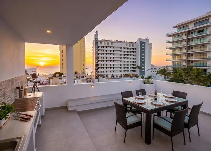 2Br/2Ba Condo 1 Block To Ocean! - Unit 7 Mazatlán